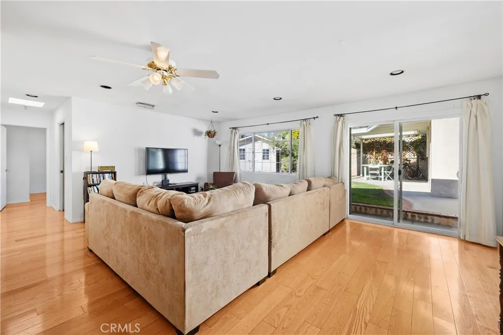 Additional image 8 of 17419 Leadwell, Lake Balboa, CA 91406