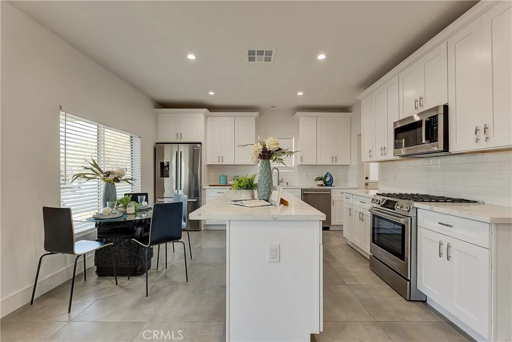 Additional image 7 of 1364 S Ridgeley Dr, Los Angeles, CA 90019