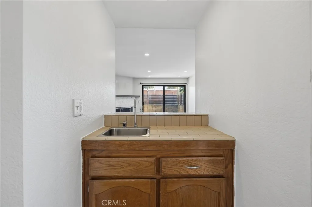 Additional image 11 of 7231 Balboa Boulevard Unit A, Lake Balboa, CA 91406