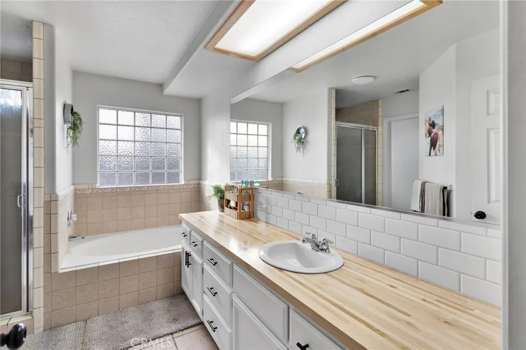 Additional image 66 of 15888 Saint Timothy Rd, Apple Valley, CA 92307