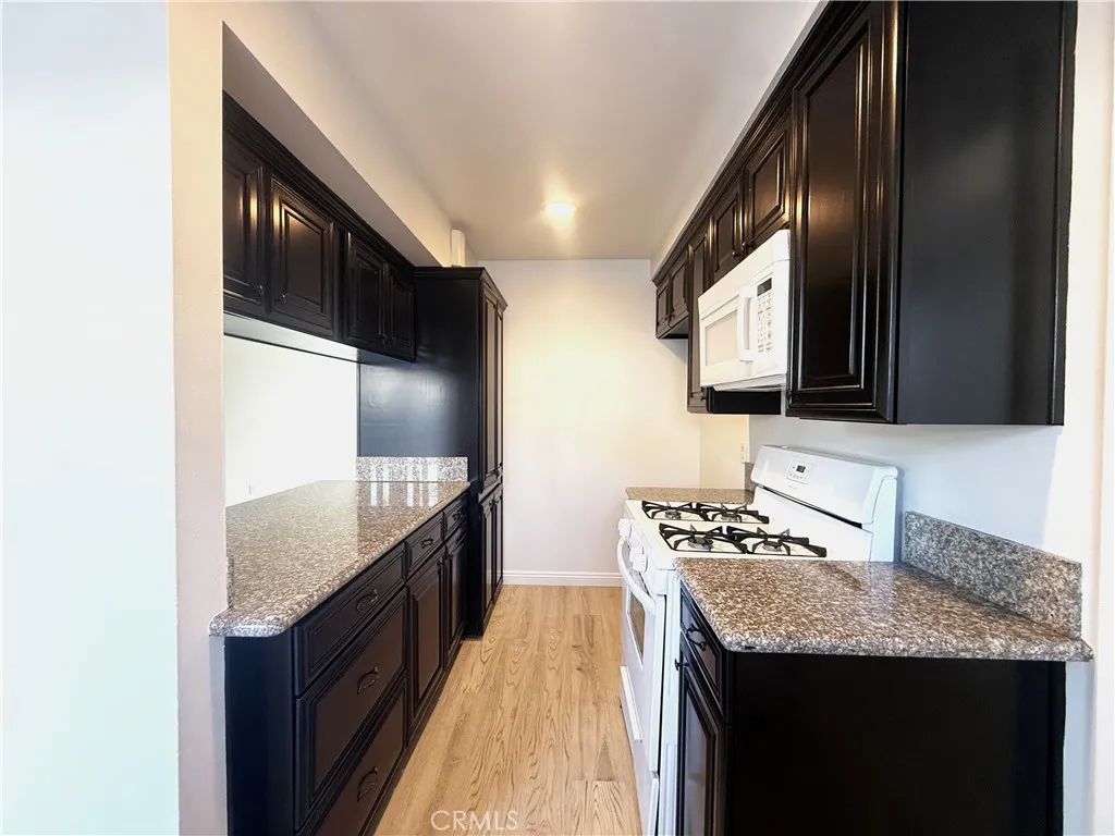 Additional image 8 of 1974 W Glenoaks Avenue Unit E, Anaheim, CA 92801