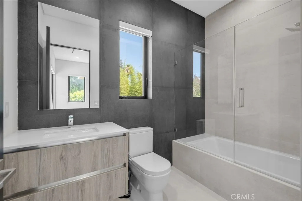 Additional image 100 of 15231 Greenleaf Street, Sherman Oaks, CA 91403