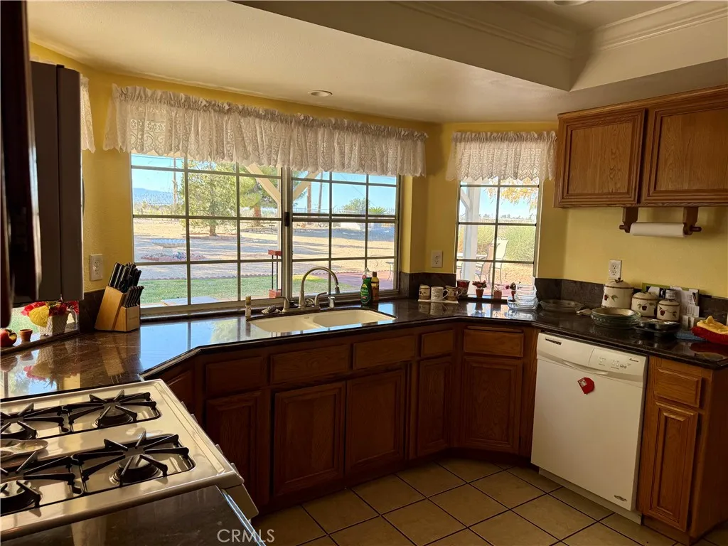 Additional image 12 of 14372 Woodland Drive, Victorville, CA 92395