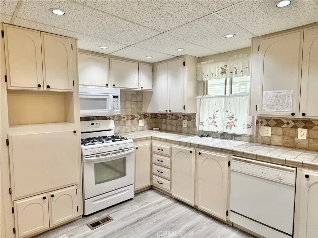 Additional image 11 of 7501 Palm Ave Unit 114, Yucca Valley, CA 92284