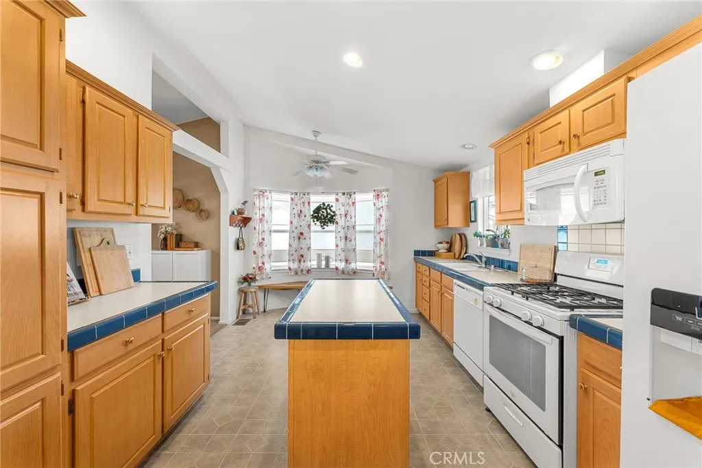 Additional image 8 of 140 W Pioneer Ave Unit 133, Redlands, CA 92374