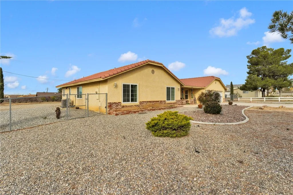 Additional image 78 of 15888 Saint Timothy Rd, Apple Valley, CA 92307