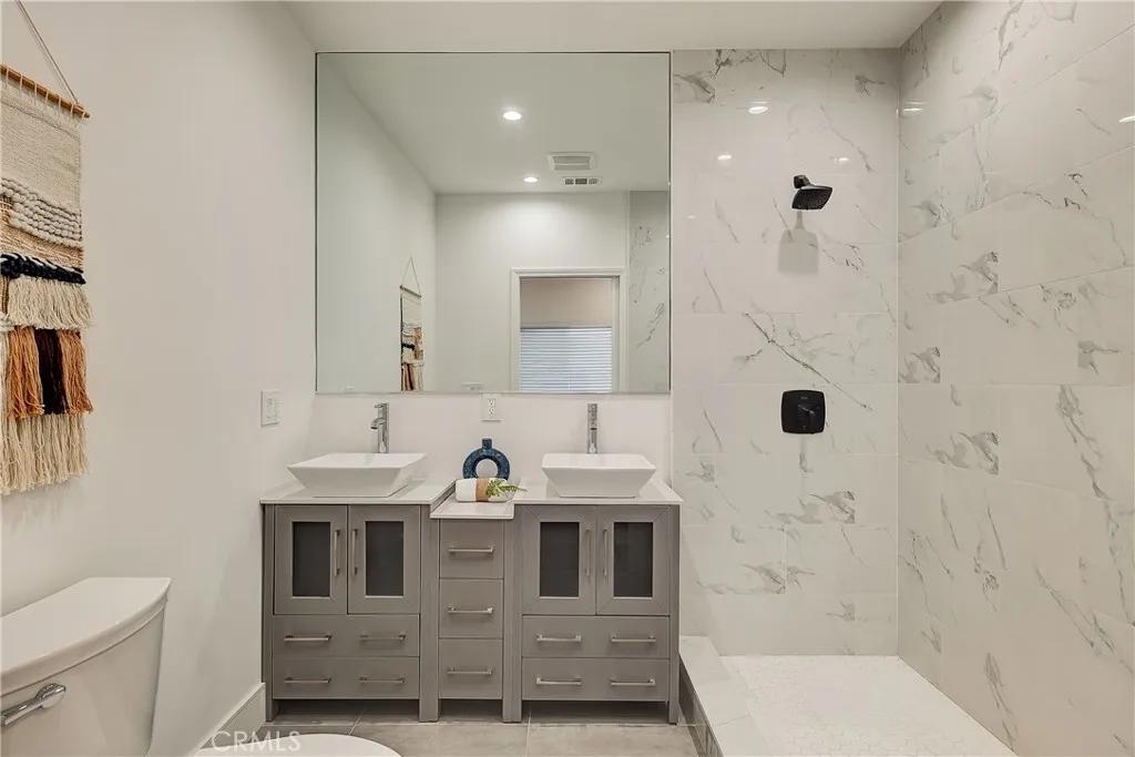 Additional image 13 of 1364 S Ridgeley Dr, Los Angeles, CA 90019