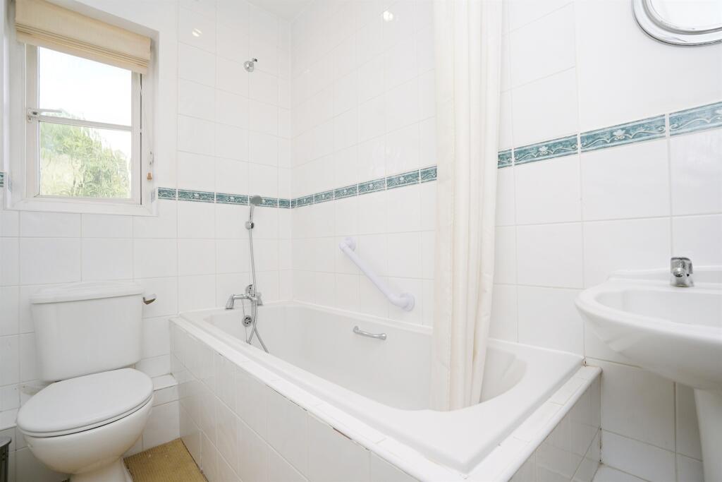 Additional image 9 of Canonsfield Road, WELWYN