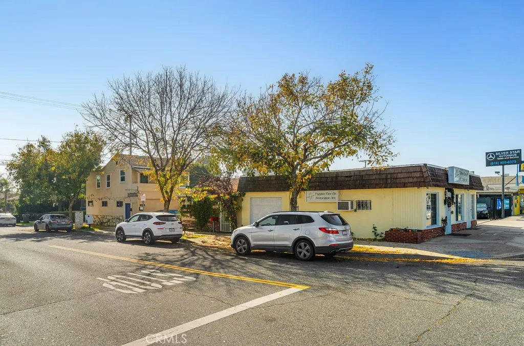 Additional image 3 of 2200 W Burbank Boulevard, Burbank, CA 91506