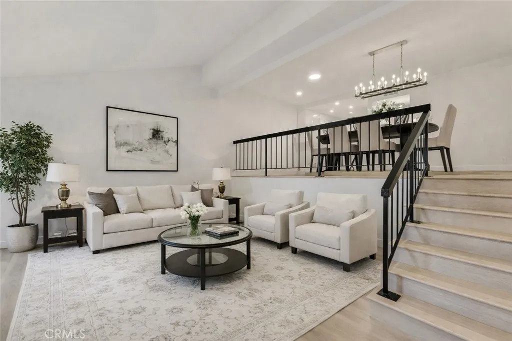 Additional image 5 of 18423 Collins Street Unit A, Tarzana, CA 91356