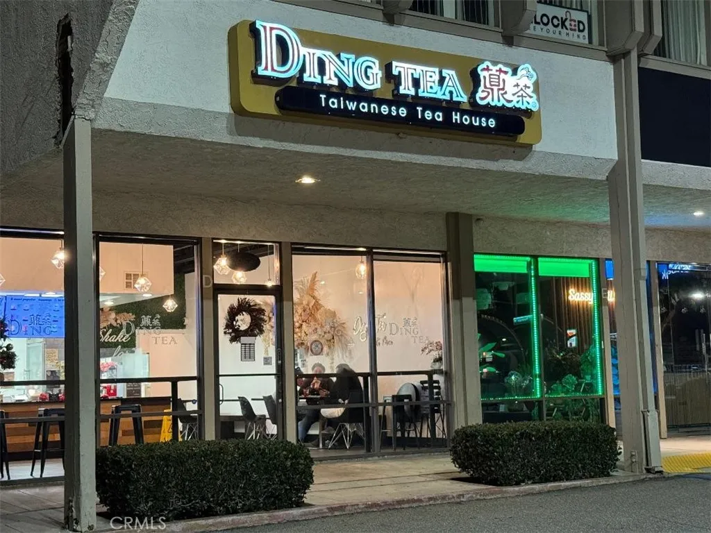 Additional image 2 of 2706 Harbor Boulevard Unit D, Costa Mesa, CA 92626