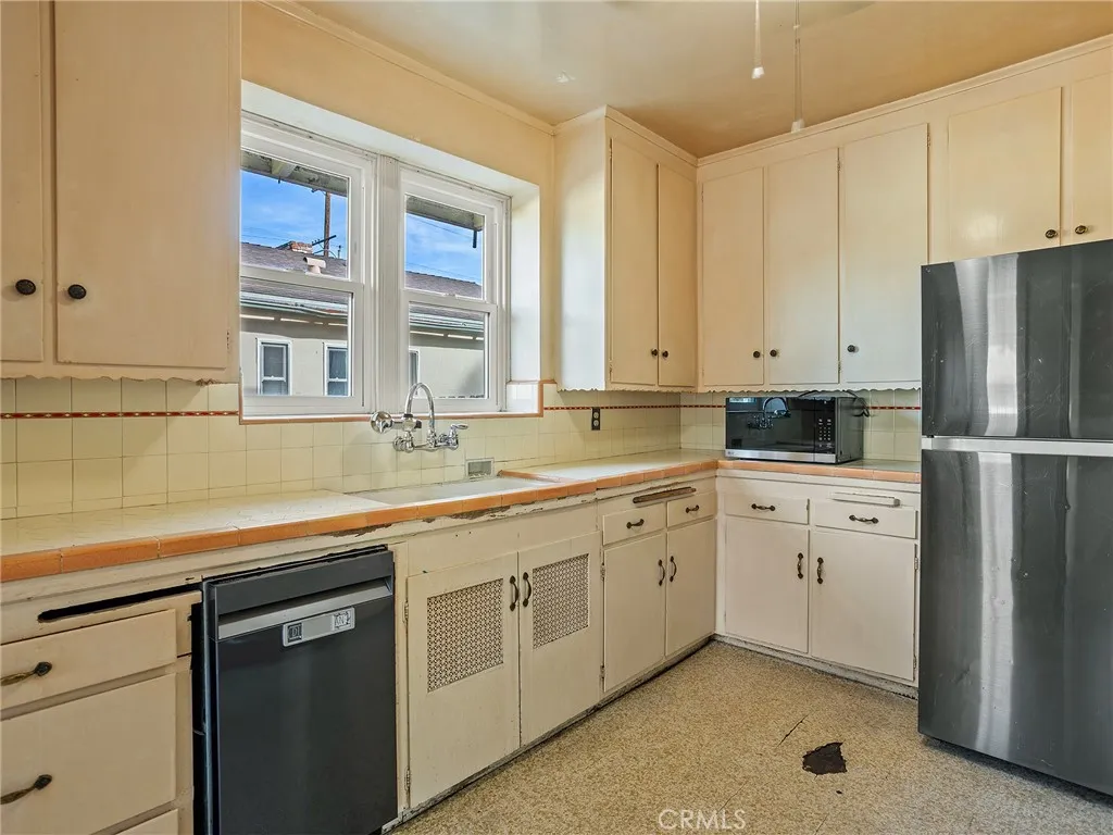 Additional image 53 of 207 W Ash Avenue, Burbank, CA 91502