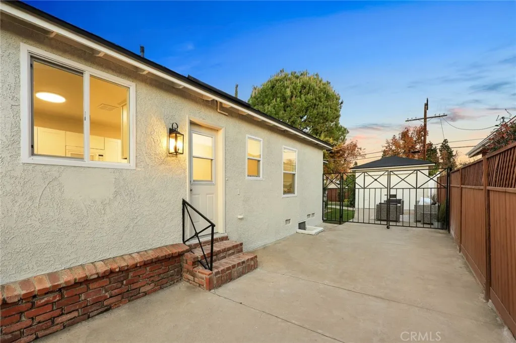 Additional image 32 of 5052 Newcastle, Encino, CA 91316