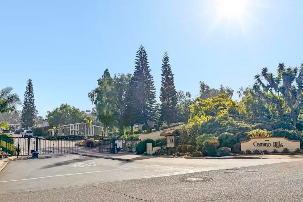 Property image for 2298 Lindsay Dr, Carlsbad, CA 92008