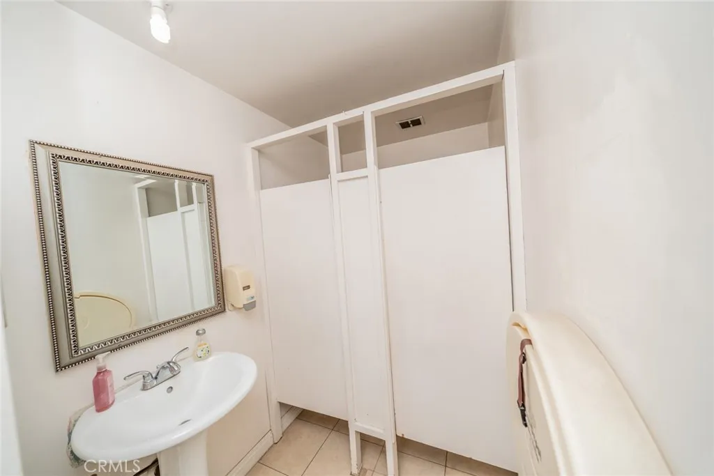 Additional image 23 of 711 W C St, Colton, CA 92324