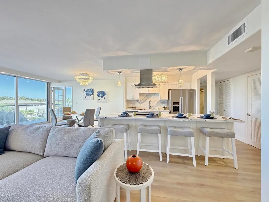 Additional image 10 of 1820 Avenida Del Mundo Unit 208, Coronado, CA 92118