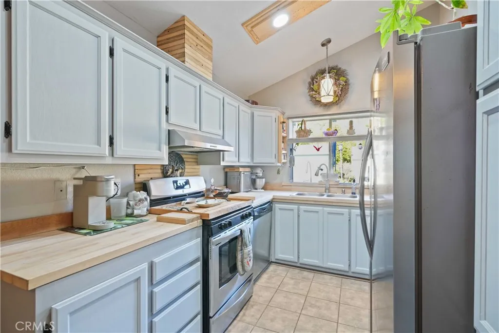 Additional image 35 of 20060 Shadow Island Drive, Canyon Country, CA 91351