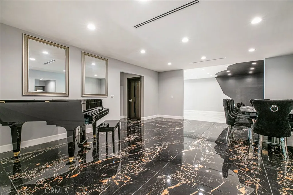 Additional image 63 of 17800 Raymer Street, Sherwood Forest, CA 91325