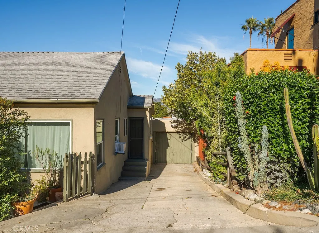 Additional image 4 of 1119 Princeton Drive, Glendale, CA 91205