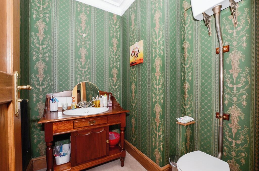 Additional image 15 of West Common Close, Harpenden