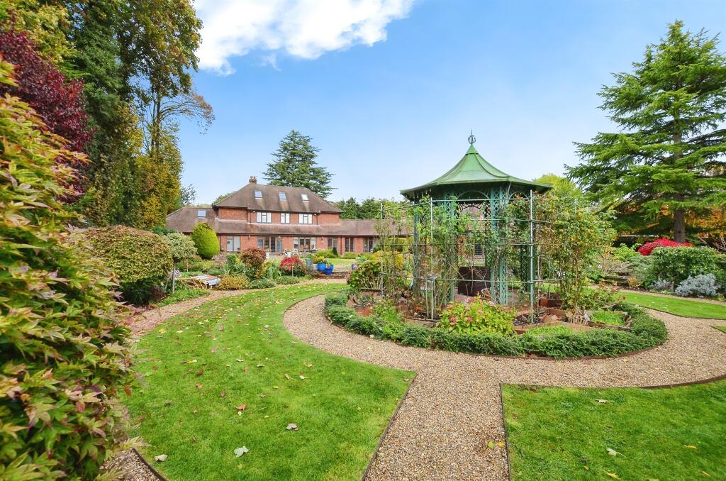 Additional image 23 of West Common Close, Harpenden