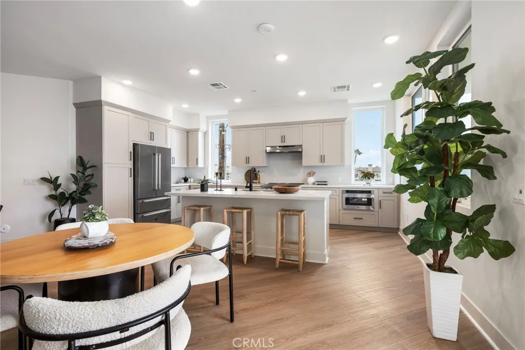 Additional image 8 of 414 Main St Unit 300, Huntington Beach, CA 92648