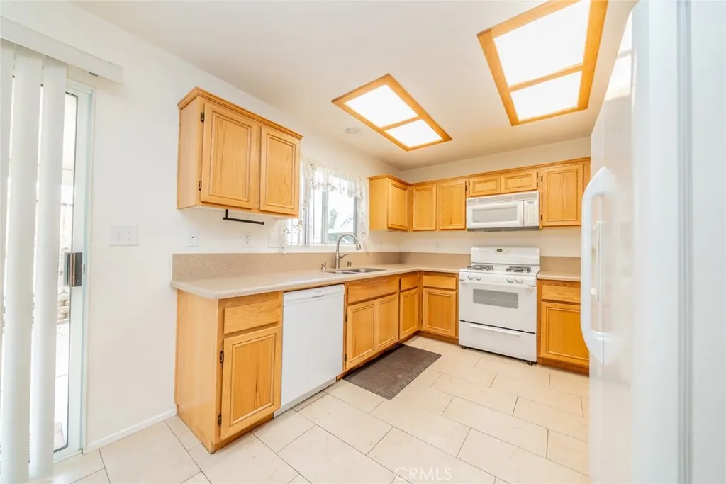 Additional image 11 of 13686 Sylvan Oaks Road, Victorville, CA 92392