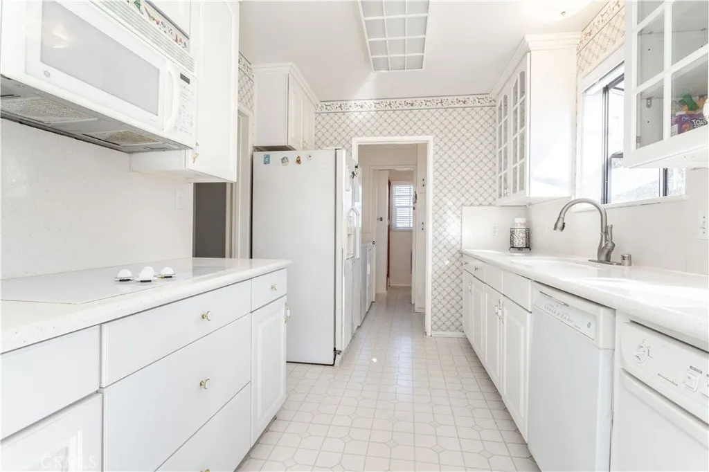 Additional image 9 of 19218 Schoolcraft, Reseda, CA 91335