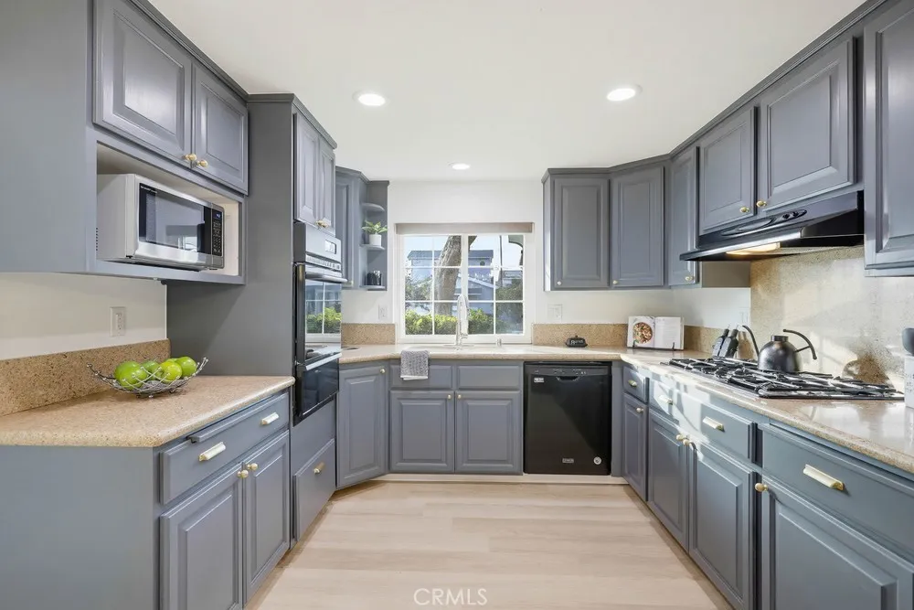 Additional image 82 of 10232 Hialeah Dr, Cypress, CA 90630