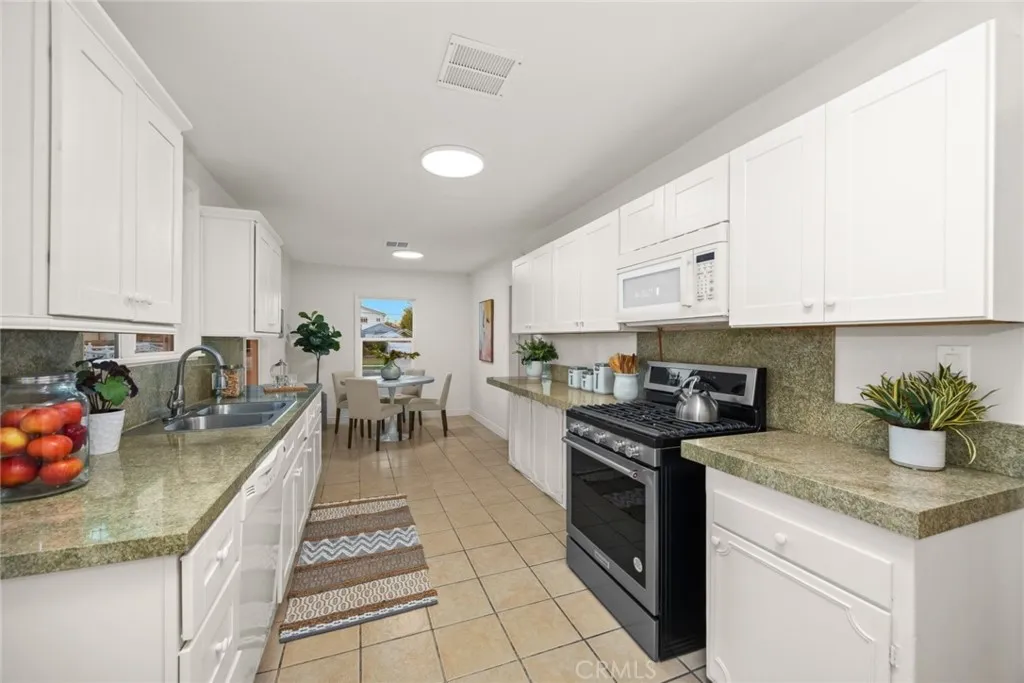 Additional image 63 of 5052 Newcastle, Encino, CA 91316