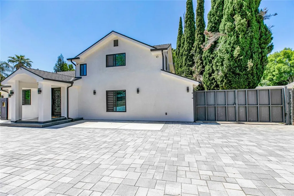 Additional image 9 of 17800 Raymer Street, Sherwood Forest, CA 91325