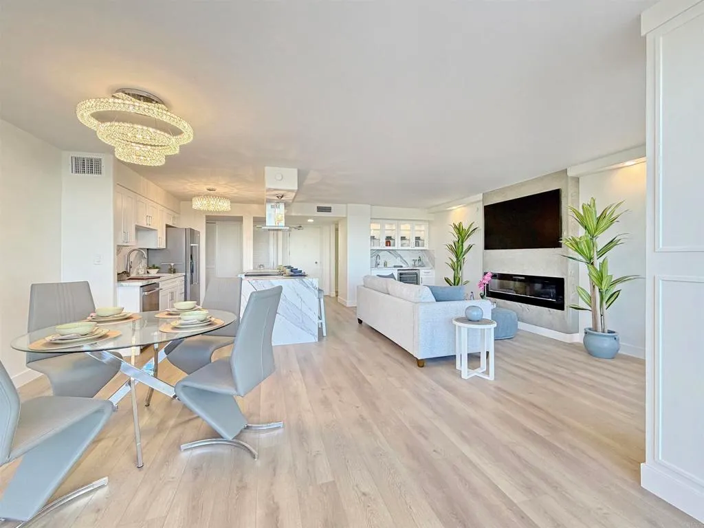 Additional image 5 of 1820 Avenida Del Mundo Unit 208, Coronado, CA 92118