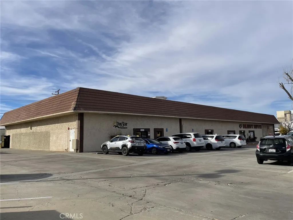 Additional image 9 of 646 W Lancaster Blvd, Lancaster, CA 93534