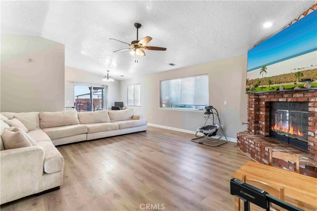 Additional image 14 of 15189 Tonikan, Apple Valley, CA 92307