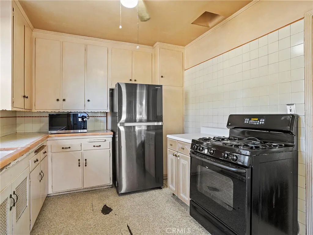 Additional image 54 of 207 W Ash Avenue, Burbank, CA 91502