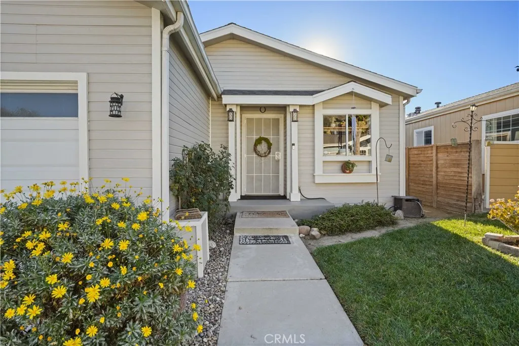 Additional image 4 of 20060 Shadow Island Drive, Canyon Country, CA 91351