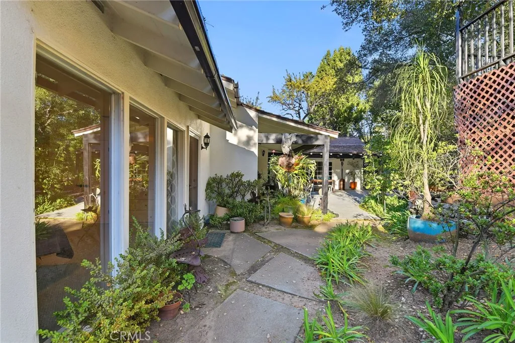 Additional image 23 of 15936 Valley Wood Road, Sherman Oaks, CA 91403
