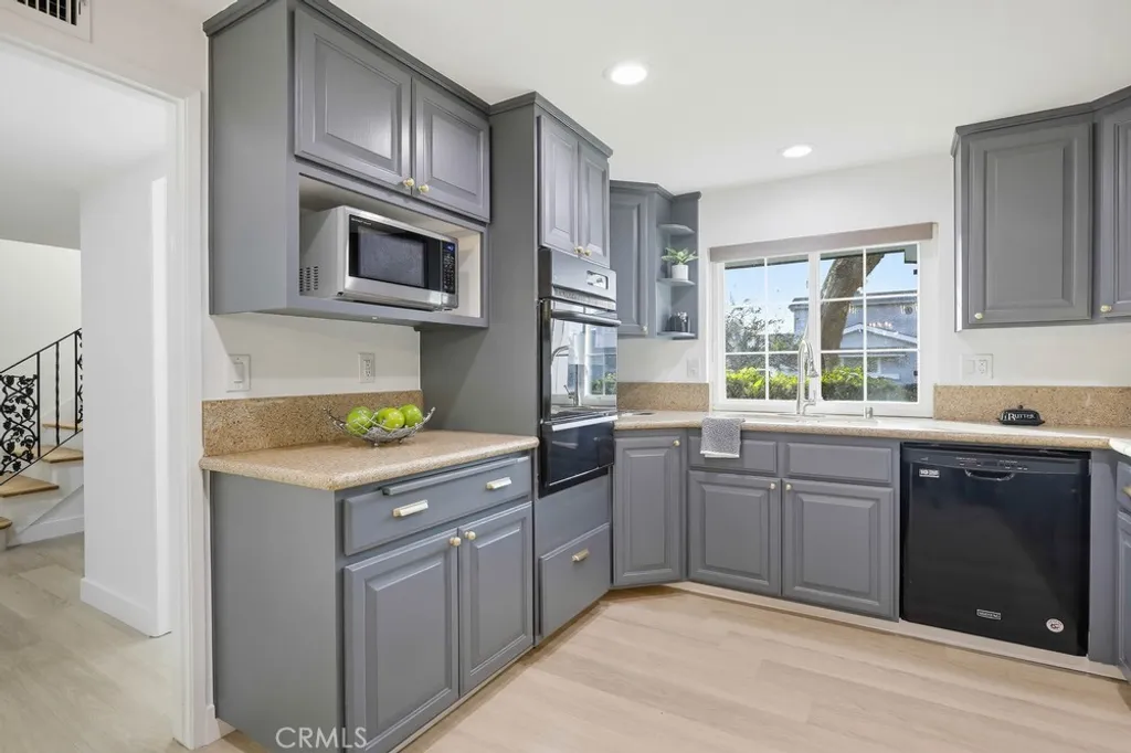 Additional image 16 of 10232 Hialeah Dr, Cypress, CA 90630