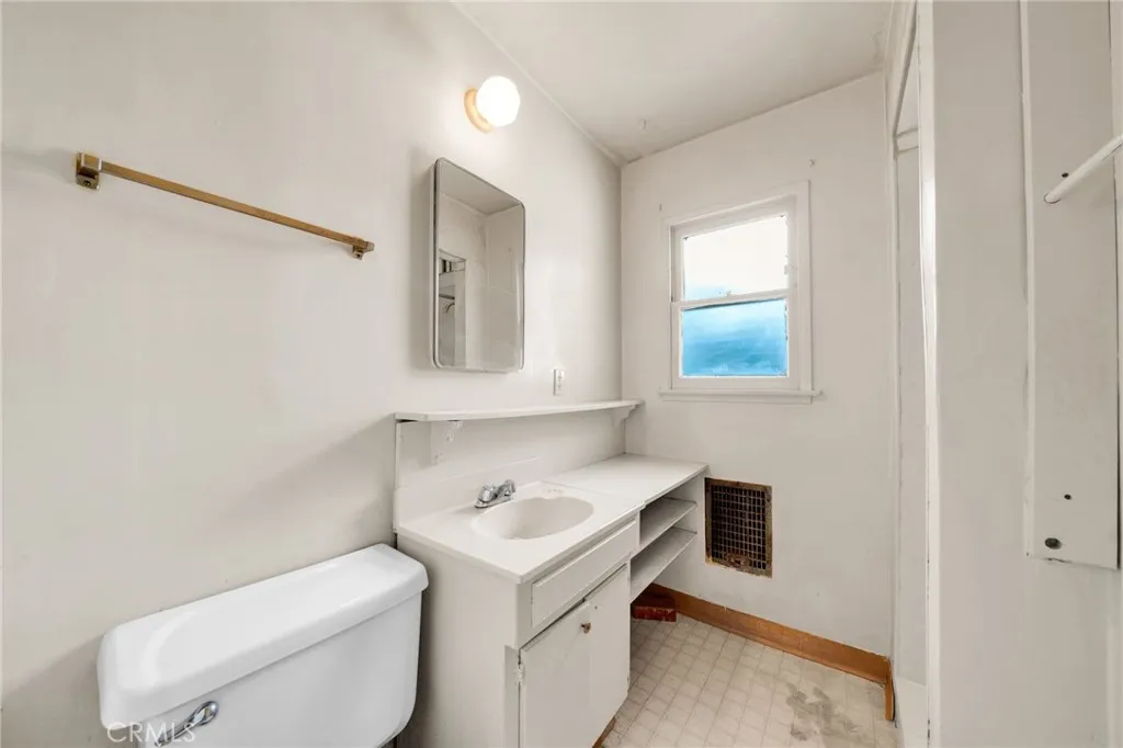 Additional image 13 of 1931 Volk Ave, Long Beach, CA 90815