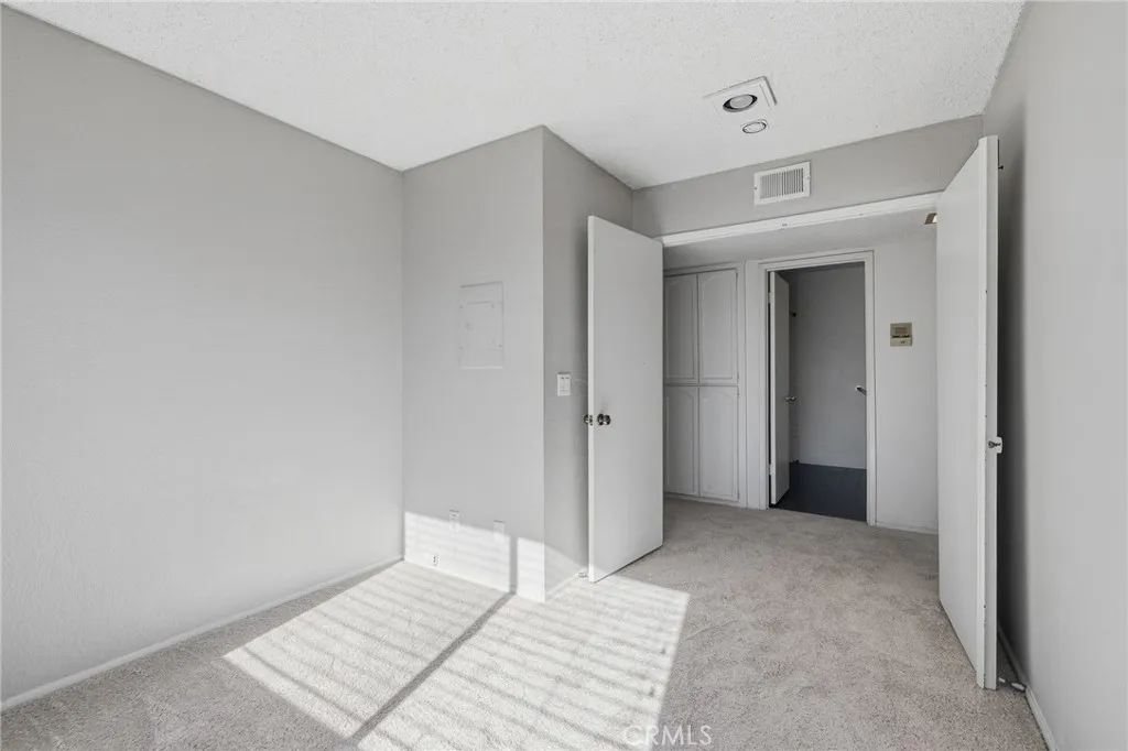 Additional image 61 of 7231 Balboa Boulevard Unit A, Lake Balboa, CA 91406