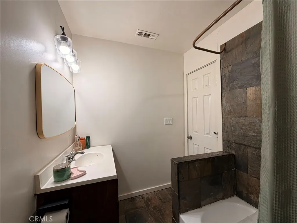 Additional image 42 of 30009 Hunstock St, Castaic, CA 91384