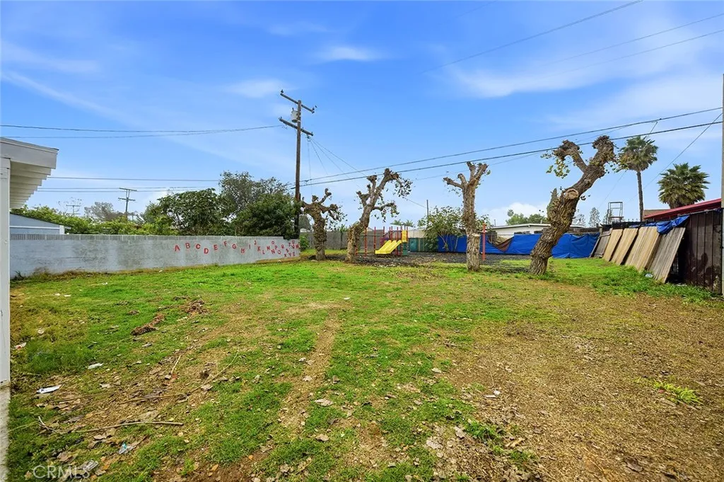 Additional image 25 of 12815 S San Pedro Street, Los Angeles, CA 90061