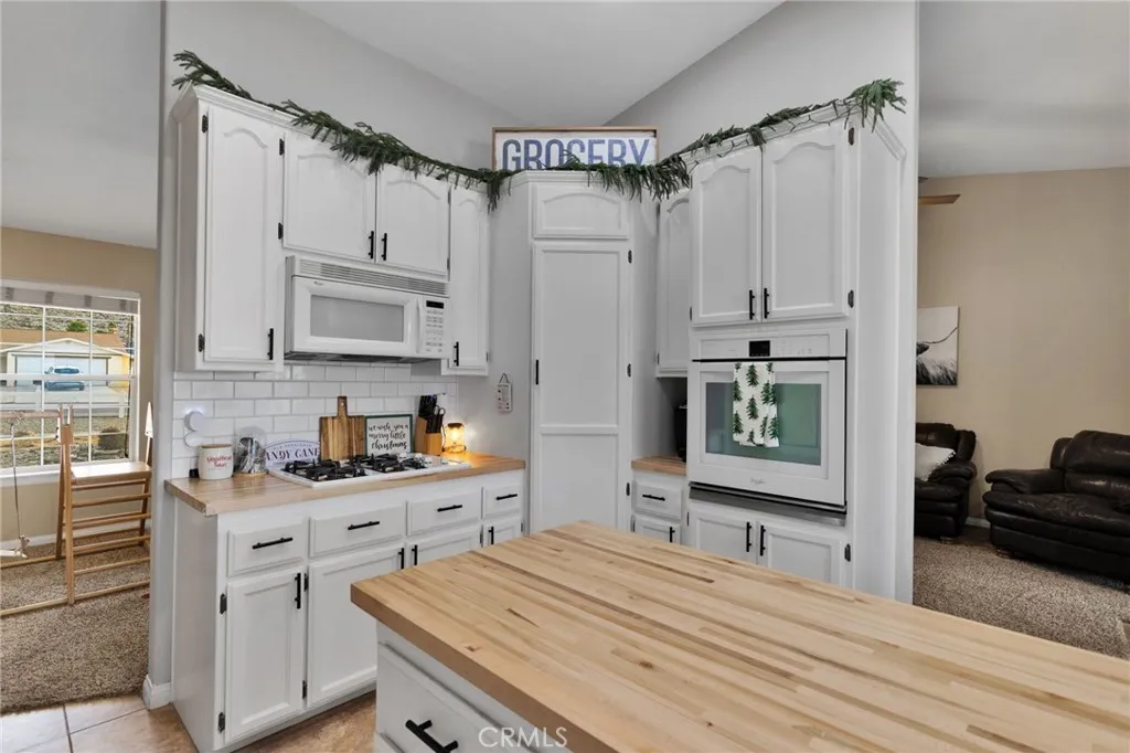 Additional image 15 of 15888 Saint Timothy Rd, Apple Valley, CA 92307