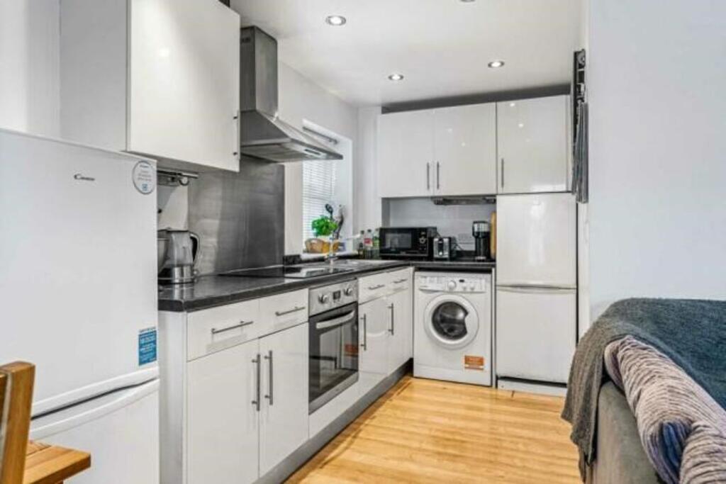 Additional image 2 of Dellsome Lane, North Mymms, AL9