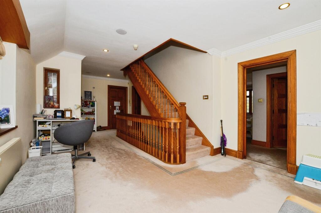 Additional image 19 of West Common Close, Harpenden