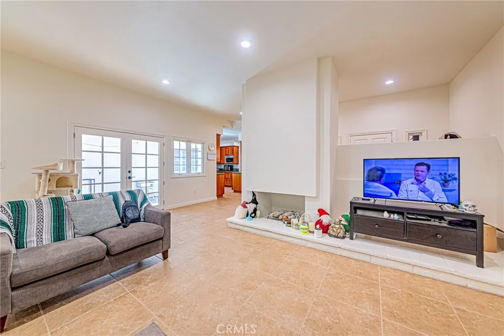 Additional image 10 of 26 Seton, Irvine, CA 92612