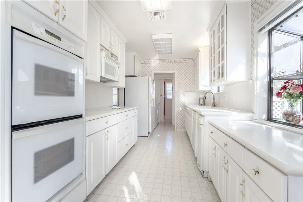 Additional image 8 of 19218 Schoolcraft, Reseda, CA 91335