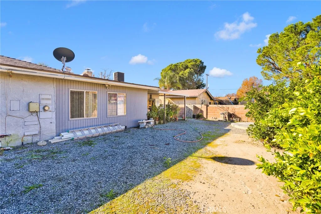 858 Coral Avenue, Hemet, CA 92543