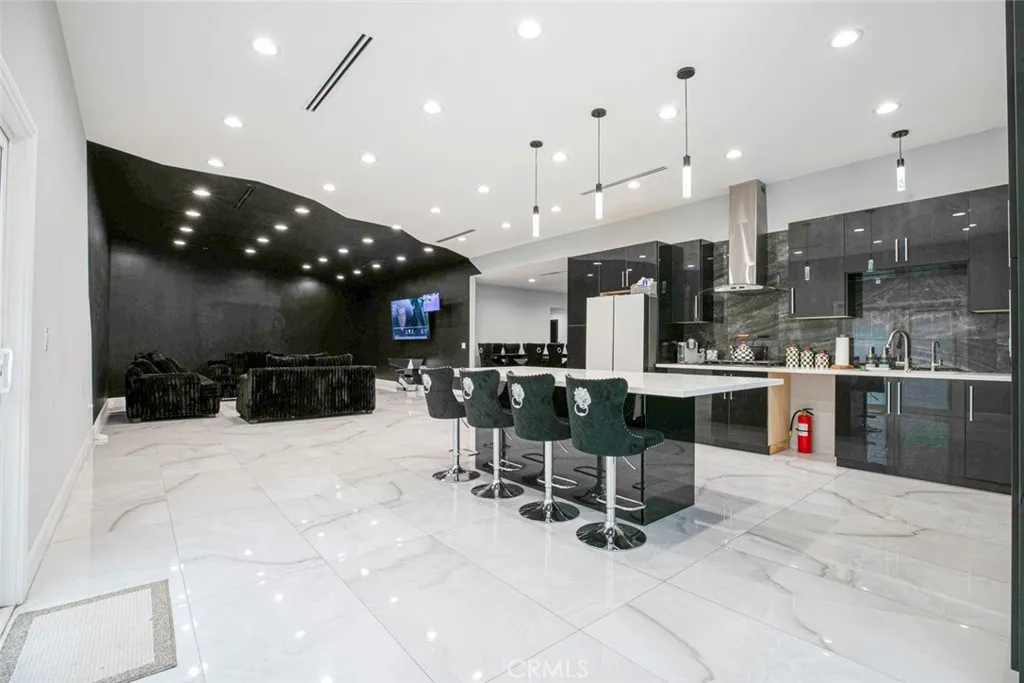 Additional image 24 of 17800 Raymer Street, Sherwood Forest, CA 91325