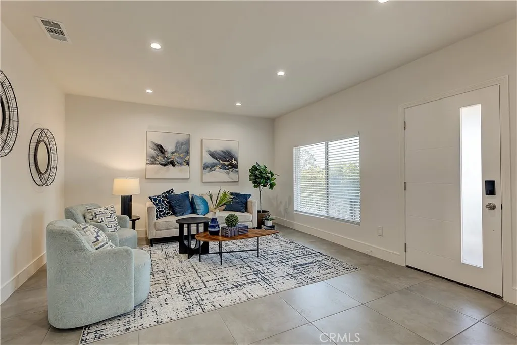 Additional image 6 of 1364 S Ridgeley Dr, Los Angeles, CA 90019